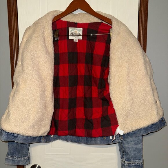 American Eagle Sherpa Lined Denim Trucker Jacket Size Small - Picture 14 of 16